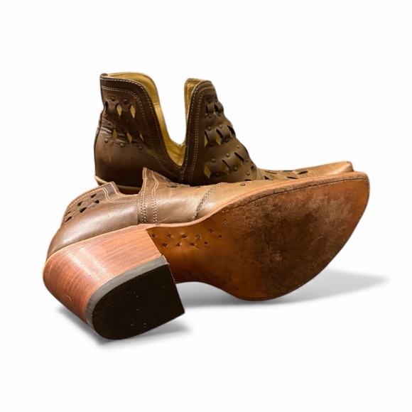 Ariat Dixon Studded Lazer Cut Western Snip Toe Leather Bootie. - Picture 10 of 10